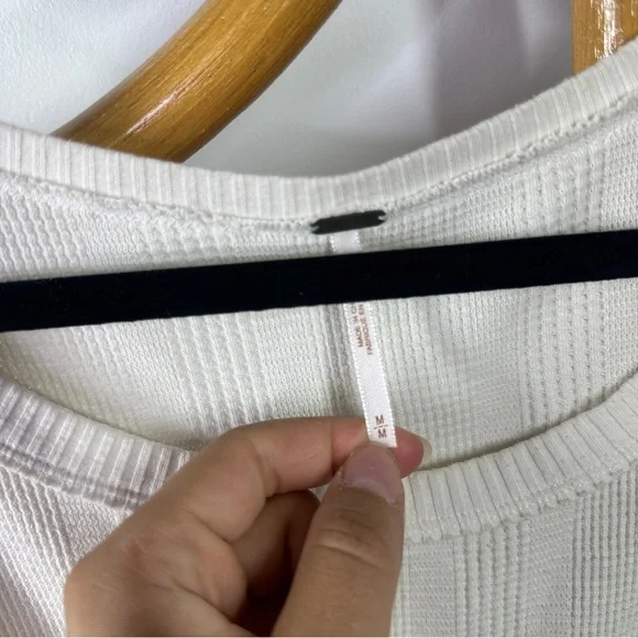 Free People Cram White Long Sleeve Waffle Knit Top sz M - Picture 3 of 6